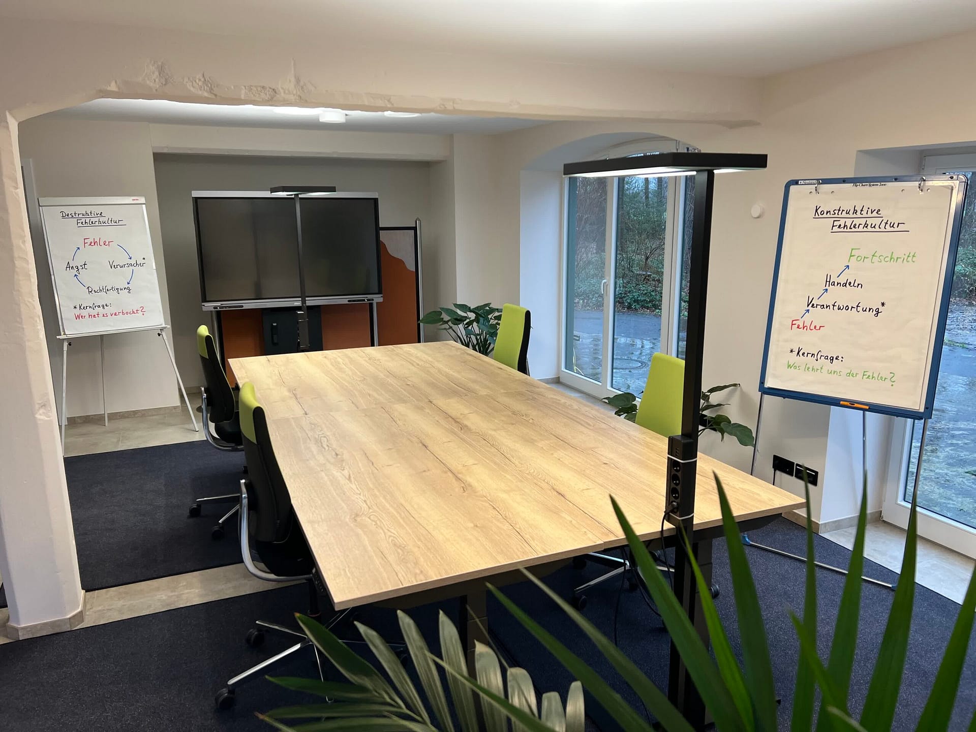 Breakout-Raum Hochstall im calle3 – wohnliche Atmosphäre für Gruppenarbeit